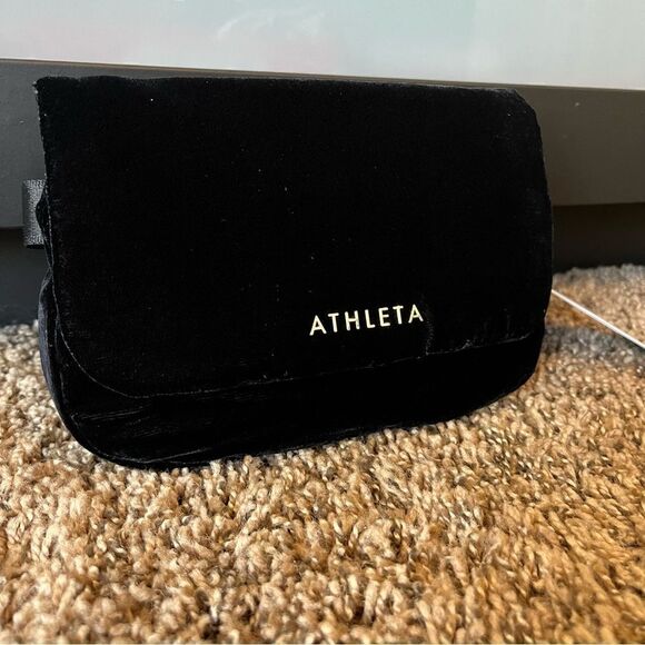 Athleta Revive Velvet Waistbag - Picture 7 of 14